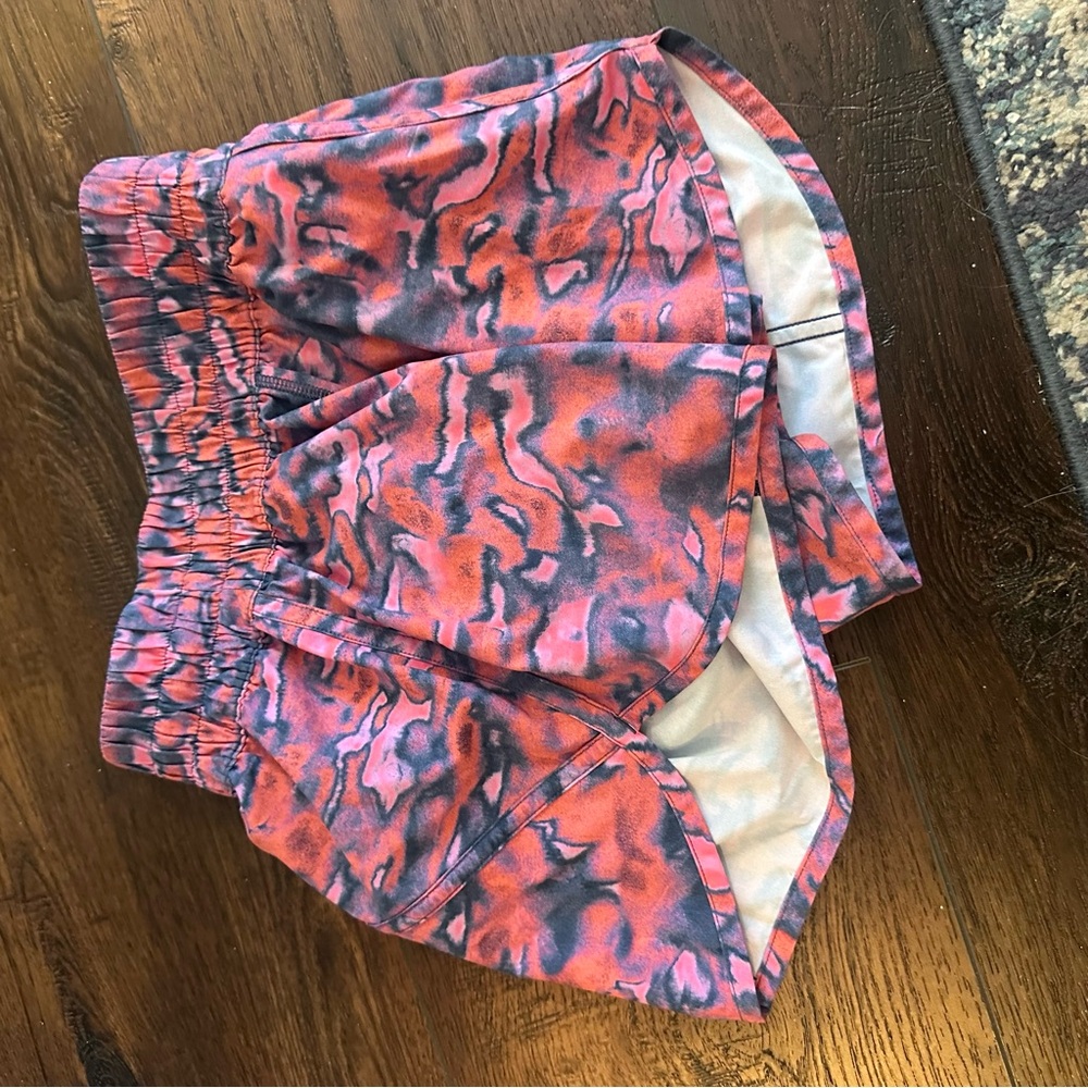 Lululemon tracker shorts size 4